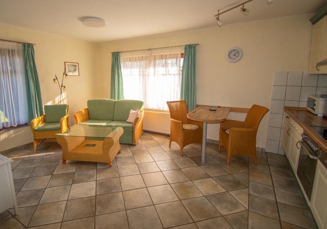 נבל Inselhotel Kapitaen Tadsen / Amrum מראה חיצוני תמונה