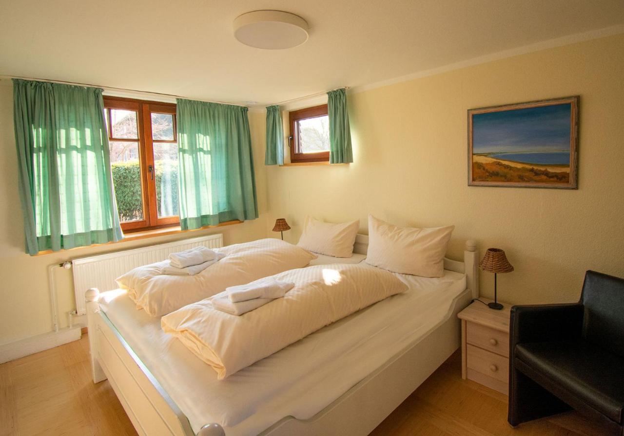 נבל Inselhotel Kapitaen Tadsen / Amrum מראה חיצוני תמונה