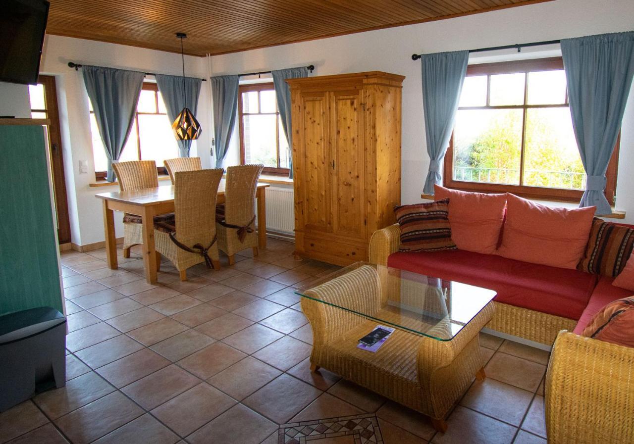 נבל Inselhotel Kapitaen Tadsen / Amrum מראה חיצוני תמונה