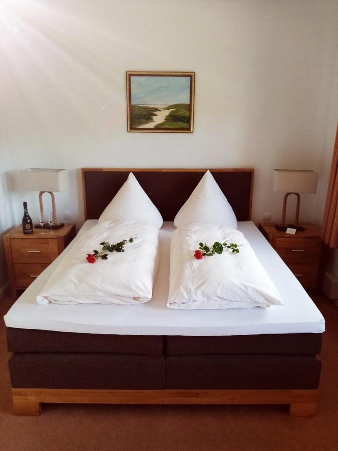 נבל Inselhotel Kapitaen Tadsen / Amrum מראה חיצוני תמונה
